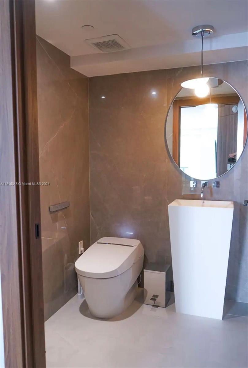 16699 collins av 3202, Sunny Isles Beach, Florida 33160, 2 Bedrooms Bedrooms, ,2 BathroomsBathrooms,Residentiallease,For Rent,16699 collins av 3202,A11516845
