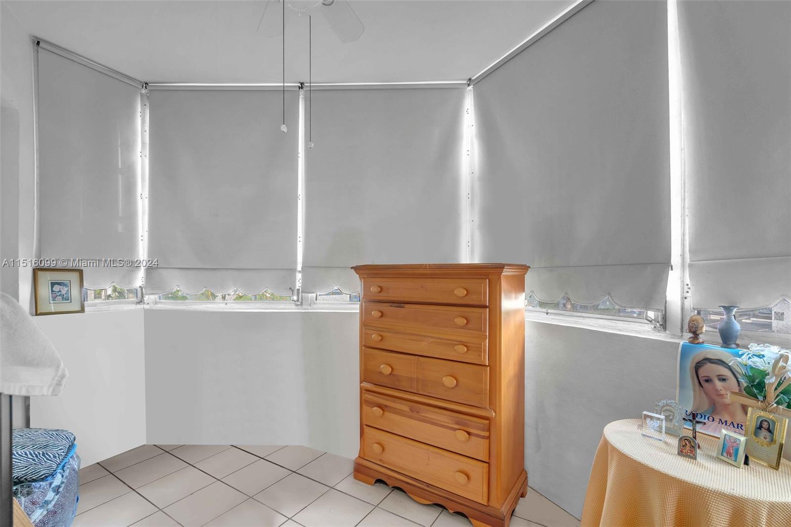 18726 NE 18th Ave 221, Miami, Florida 33179, 1 Bedroom Bedrooms, ,1 BathroomBathrooms,Residential,For Sale,18726 NE 18th Ave 221,A11516099