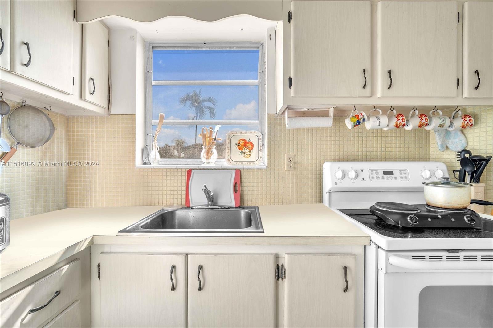18726 NE 18th Ave 221, Miami, Florida 33179, 1 Bedroom Bedrooms, ,1 BathroomBathrooms,Residential,For Sale,18726 NE 18th Ave 221,A11516099