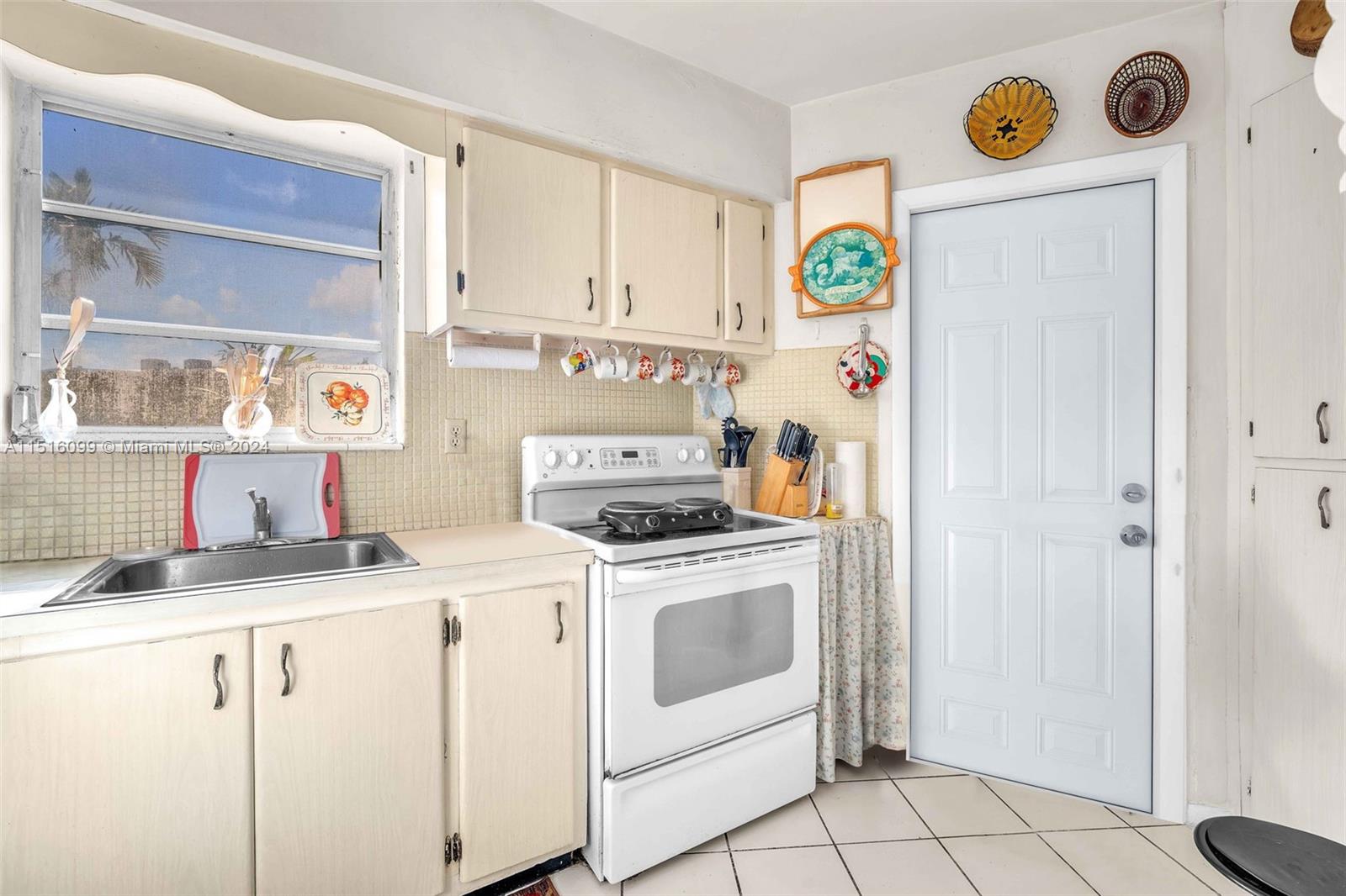 18726 NE 18th Ave 221, Miami, Florida 33179, 1 Bedroom Bedrooms, ,1 BathroomBathrooms,Residential,For Sale,18726 NE 18th Ave 221,A11516099
