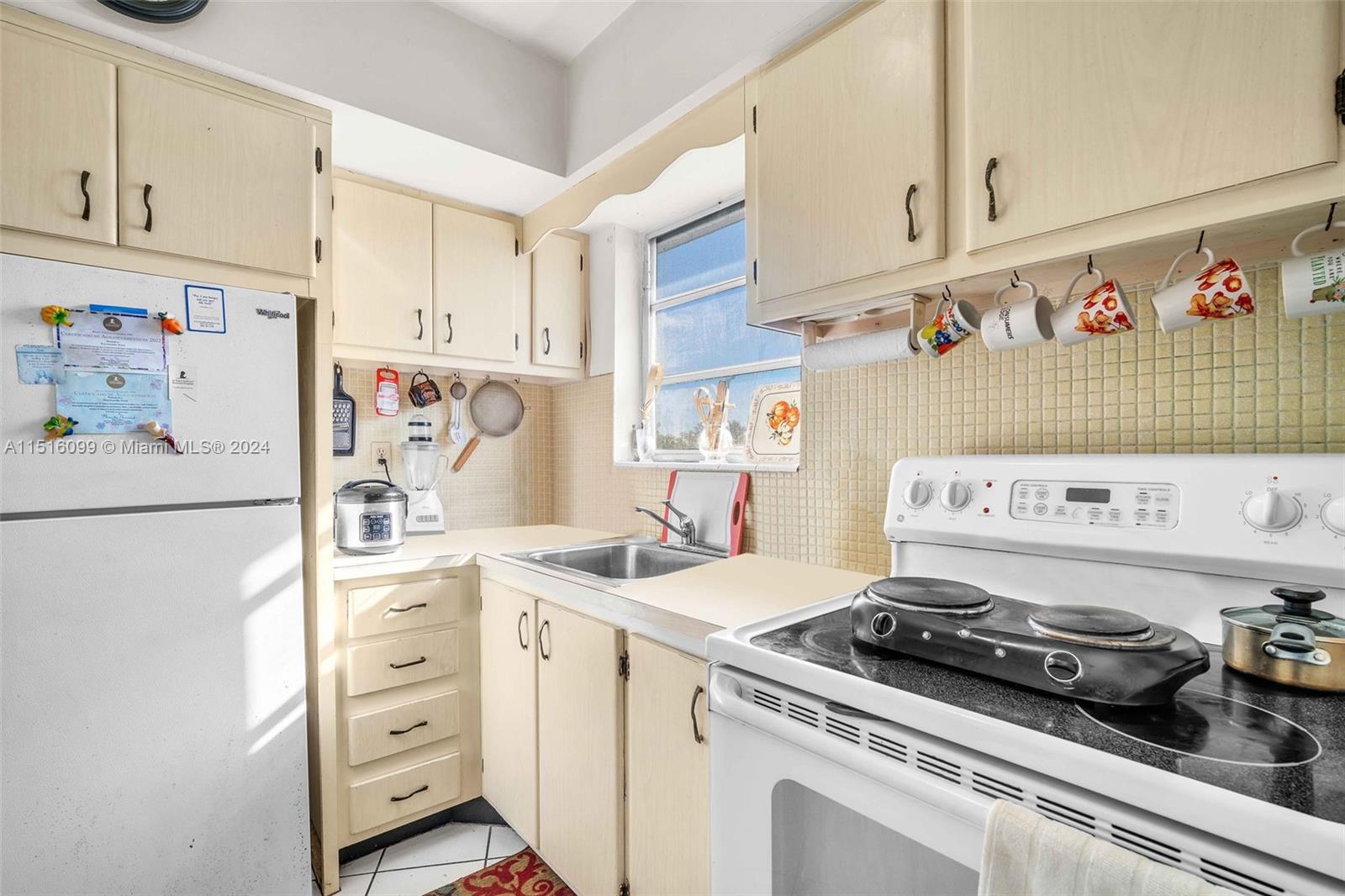 18726 NE 18th Ave 221, Miami, Florida 33179, 1 Bedroom Bedrooms, ,1 BathroomBathrooms,Residential,For Sale,18726 NE 18th Ave 221,A11516099