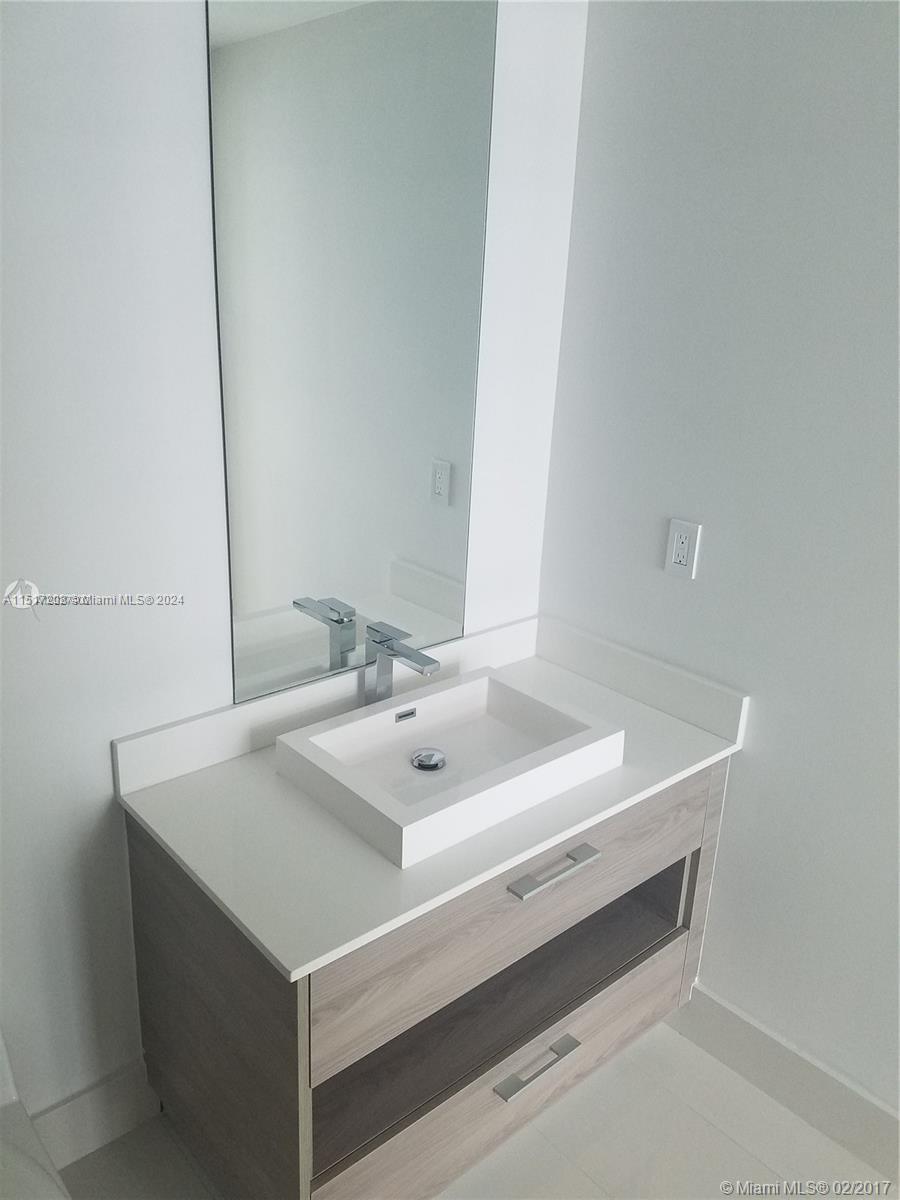 1300 S MIAMI AVE 3707, Miami, Florida 33130, 1 Bedroom Bedrooms, ,1 BathroomBathrooms,Residential,For Sale,1300 S MIAMI AVE 3707,A11517208