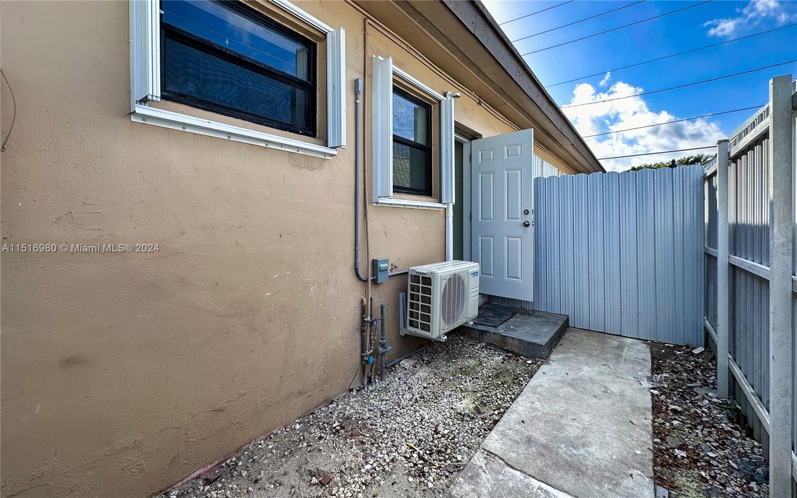 1010 Opa Locka Blvd #2, Opa-Locka, Florida 33054, 1 Bedroom Bedrooms, ,1 BathroomBathrooms,Residentiallease,For Rent,1010 Opa Locka Blvd #2,A11516980