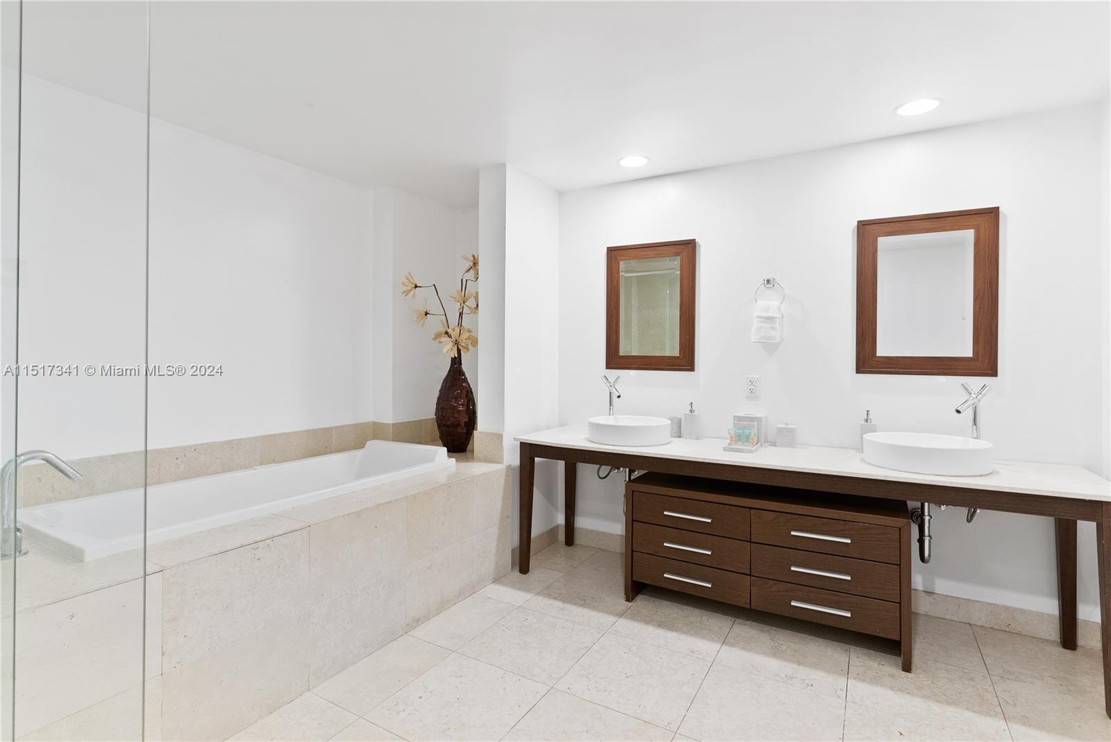 465 Brickell Ave 2003, Miami, Florida 33131, 2 Bedrooms Bedrooms, ,2 BathroomsBathrooms,Residential,For Sale,465 Brickell Ave 2003,A11517341