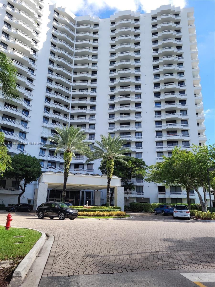 3300 NE 192nd St 1008, Aventura, Florida 33180, 2 Bedrooms Bedrooms, ,2 BathroomsBathrooms,Residentiallease,For Rent,3300 NE 192nd St 1008,A11517326