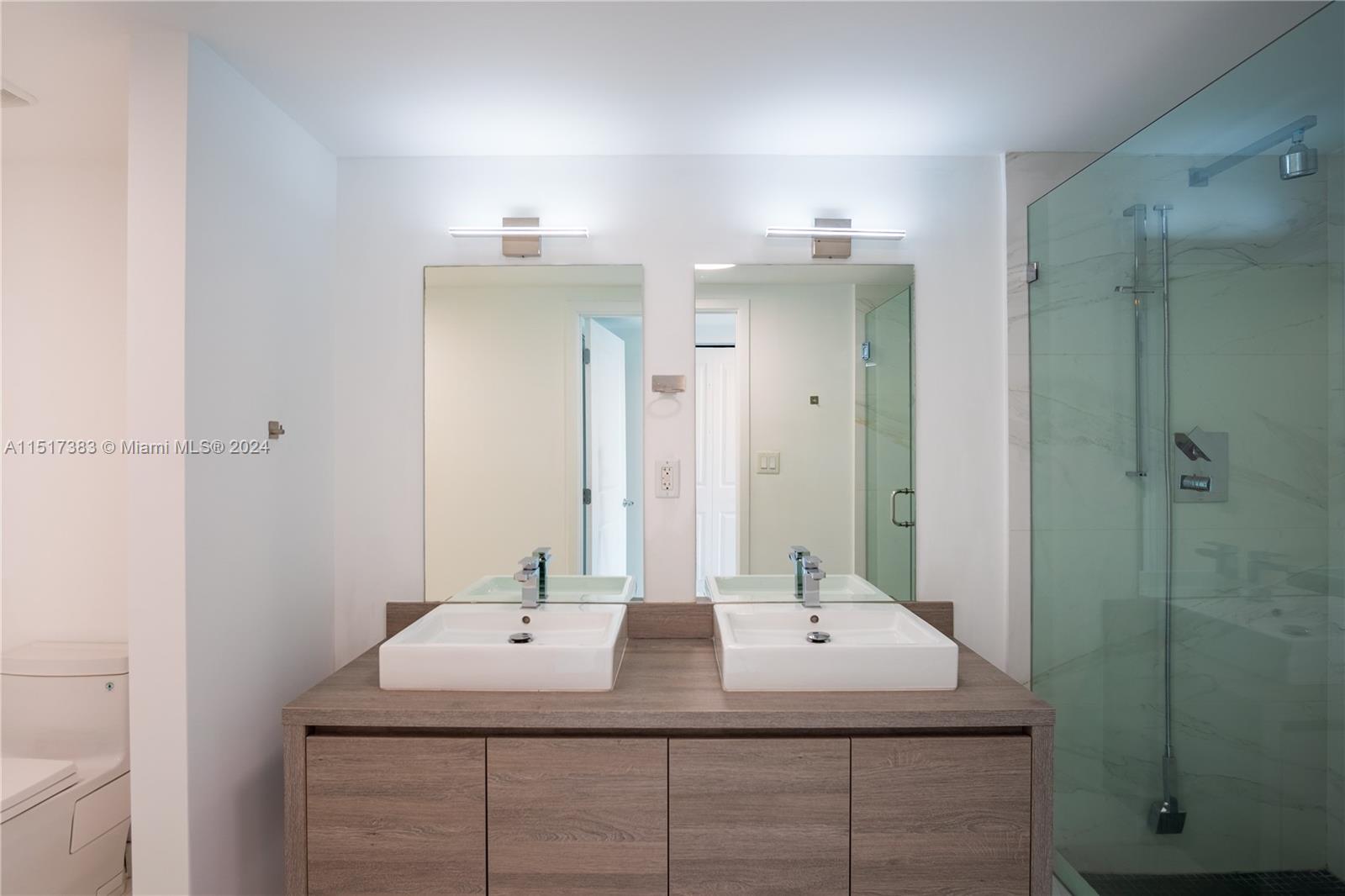 400 Sunny Isles Blvd 621, Sunny Isles Beach, Florida 33160, 2 Bedrooms Bedrooms, ,2 BathroomsBathrooms,Residentiallease,For Rent,400 Sunny Isles Blvd 621,A11517383