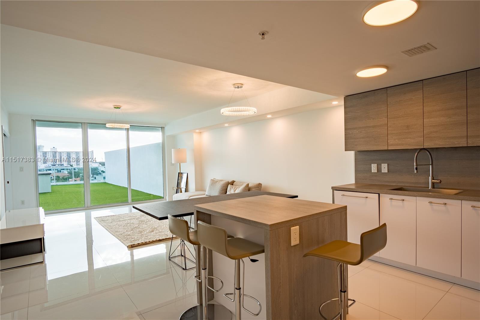 400 Sunny Isles Blvd 621, Sunny Isles Beach, Florida 33160, 2 Bedrooms Bedrooms, ,2 BathroomsBathrooms,Residentiallease,For Rent,400 Sunny Isles Blvd 621,A11517383