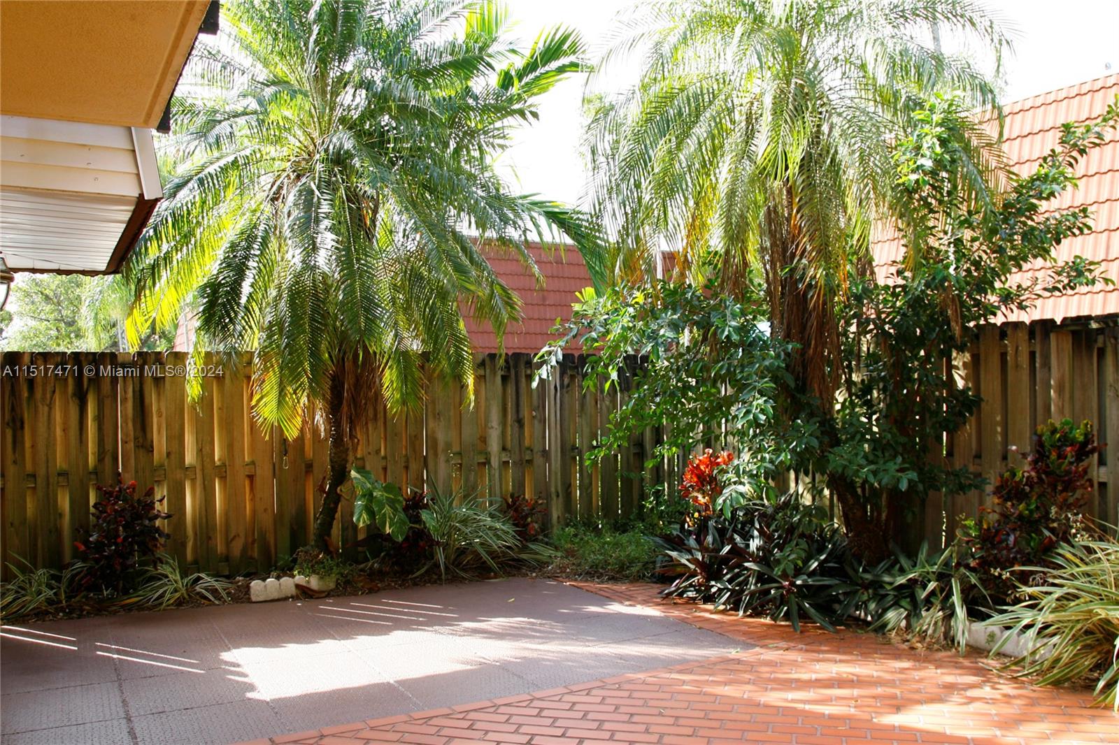 9887 NW 6th Ct, Plantation, Florida 33324, 2 Bedrooms Bedrooms, ,2 BathroomsBathrooms,Residentiallease,For Rent,9887 NW 6th Ct,A11517471