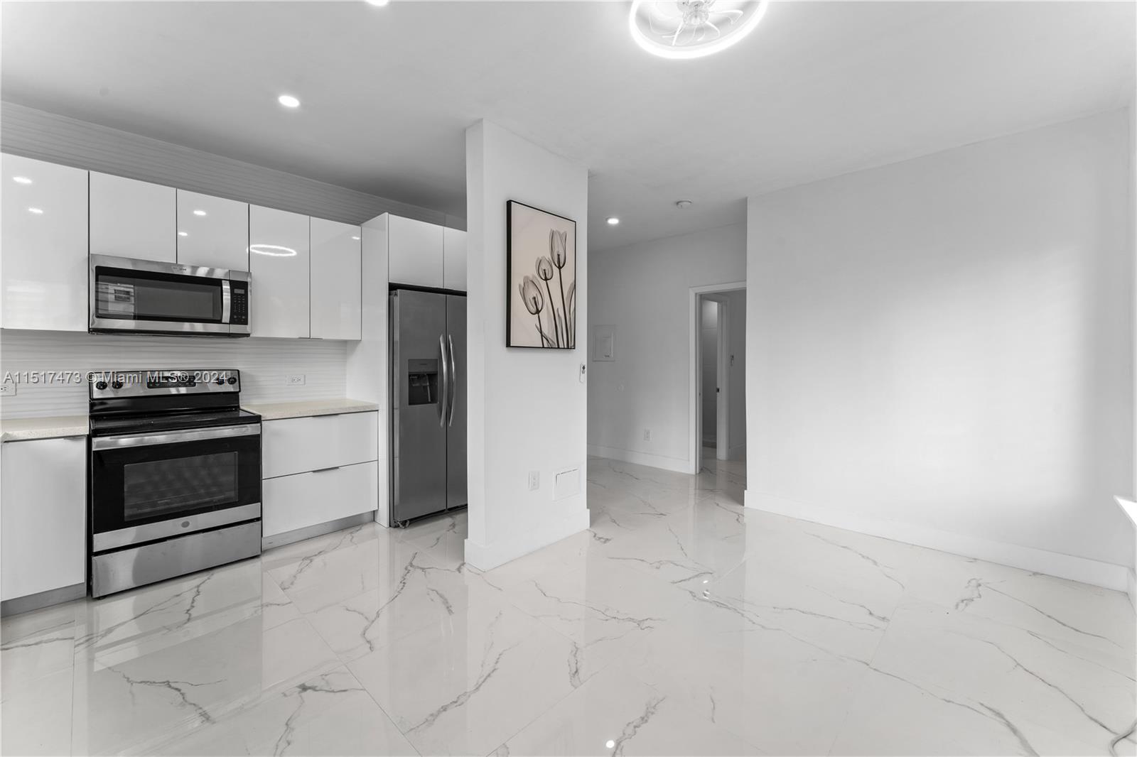 842 Meridian Ave 2D, Miami Beach, Florida 33139, 1 Bedroom Bedrooms, ,1 BathroomBathrooms,Residential,For Sale,842 Meridian Ave 2D,A11517473