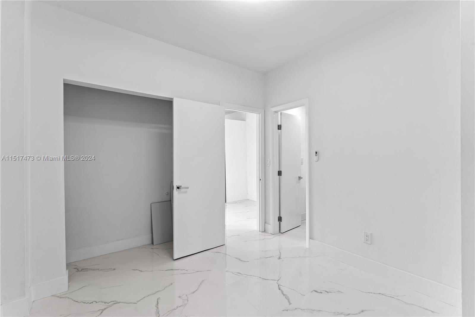 842 Meridian Ave 2D, Miami Beach, Florida 33139, 1 Bedroom Bedrooms, ,1 BathroomBathrooms,Residential,For Sale,842 Meridian Ave 2D,A11517473