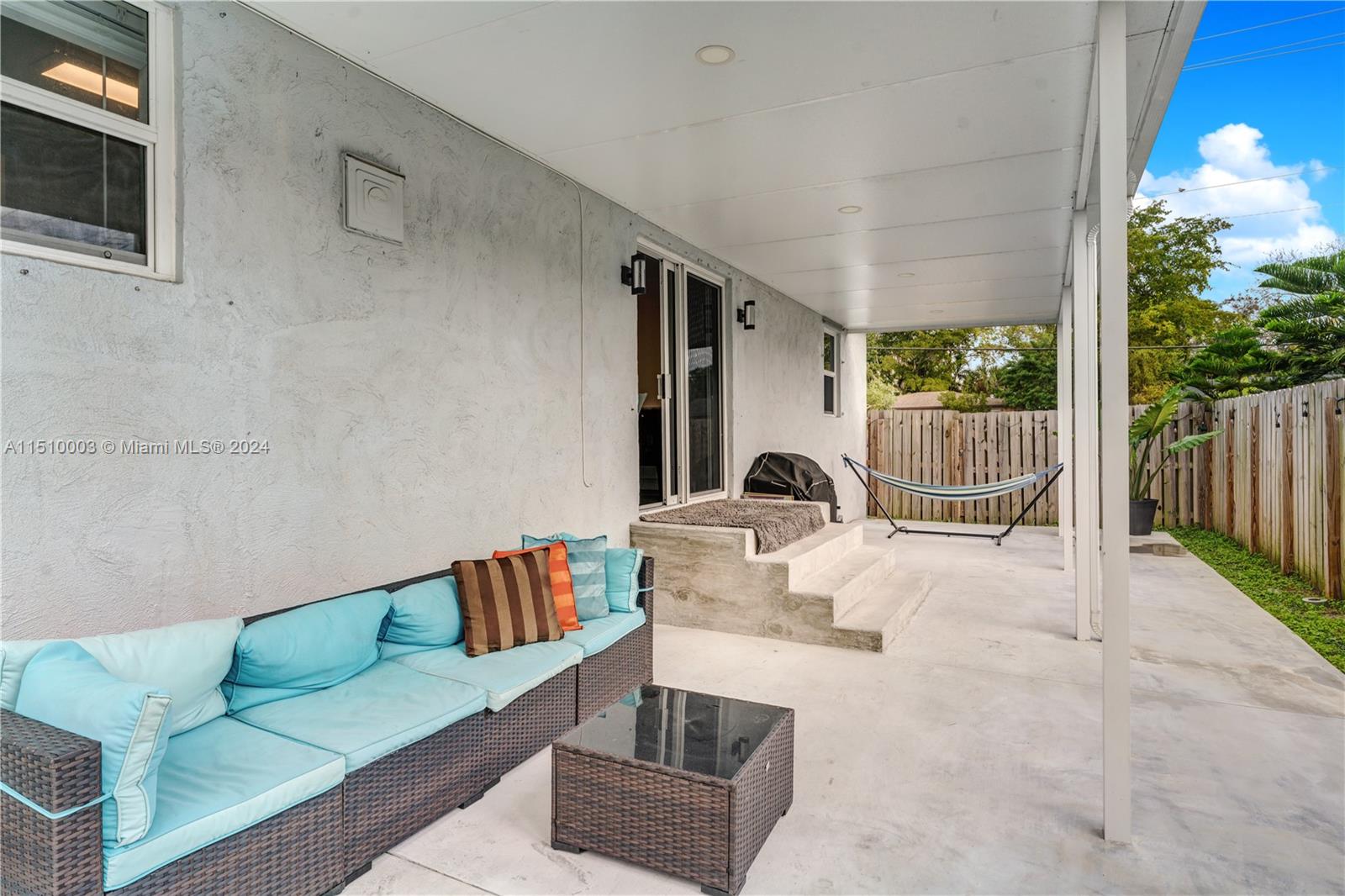 2402 Van Buren St, Hollywood, Florida 33020, 3 Bedrooms Bedrooms, ,2 BathroomsBathrooms,Residential,For Sale,2402 Van Buren St,A11510003