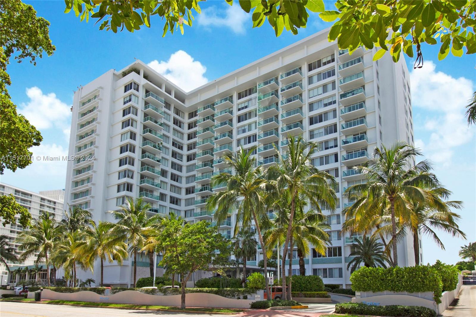 1000 West Ave 1219, Miami Beach, Florida 33139, ,1 BathroomBathrooms,Residential,For Sale,1000 West Ave 1219,A11517701