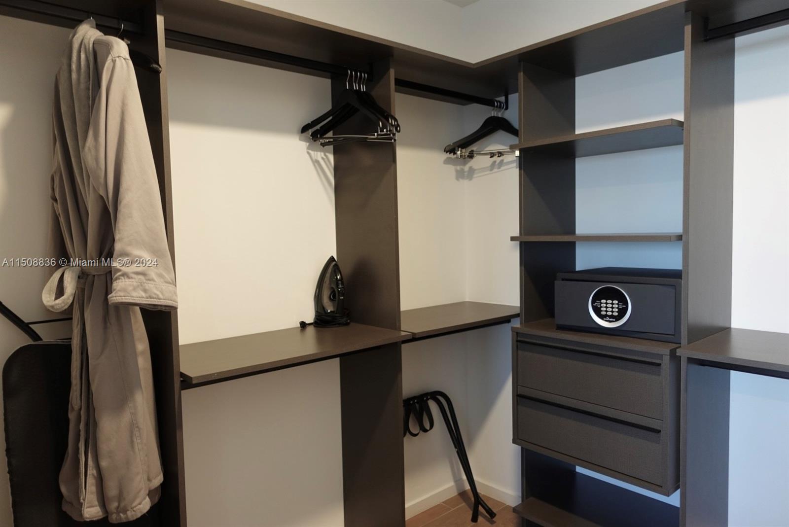 398 NE 5th St 3119, Miami, Florida 33132, 1 Bedroom Bedrooms, ,1 BathroomBathrooms,Residential,For Sale,398 NE 5th St 3119,A11508836
