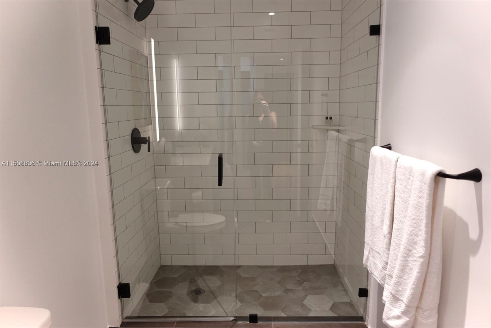 398 NE 5th St 3119, Miami, Florida 33132, 1 Bedroom Bedrooms, ,1 BathroomBathrooms,Residential,For Sale,398 NE 5th St 3119,A11508836