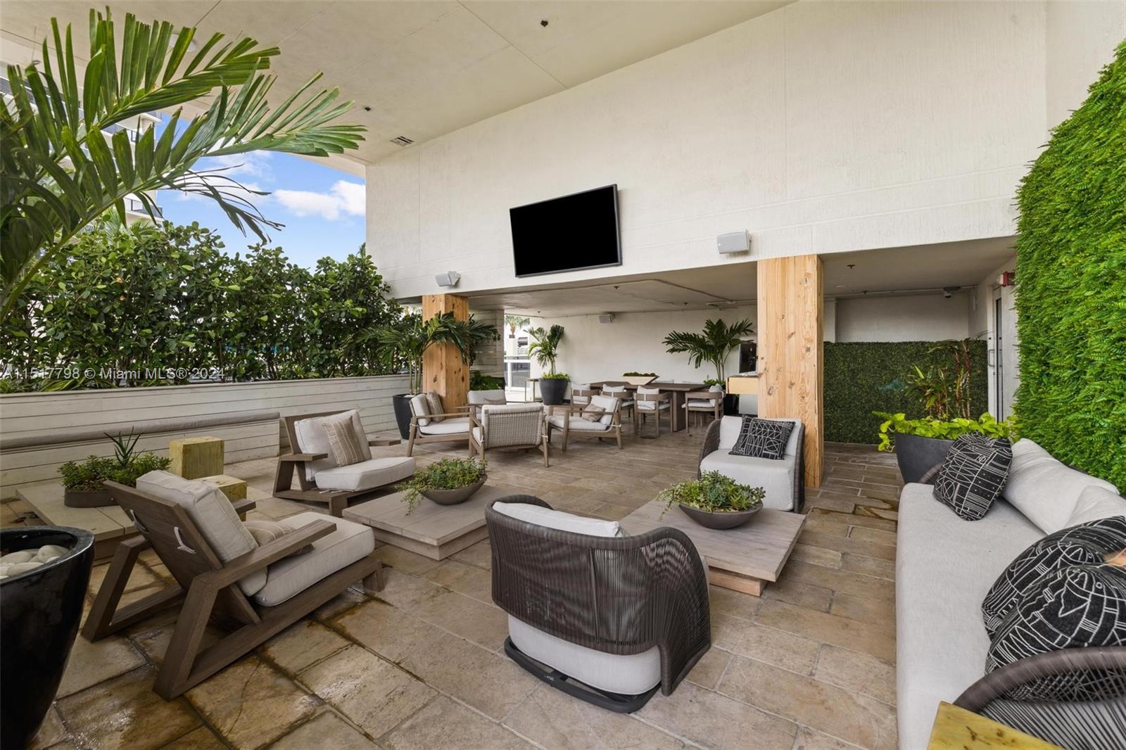 1830 S Ocean Dr UP5010, Hallandale Beach, Florida 33009, 2 Bedrooms Bedrooms, ,2 BathroomsBathrooms,Residential,For Sale,1830 S Ocean Dr UP5010,A11517798