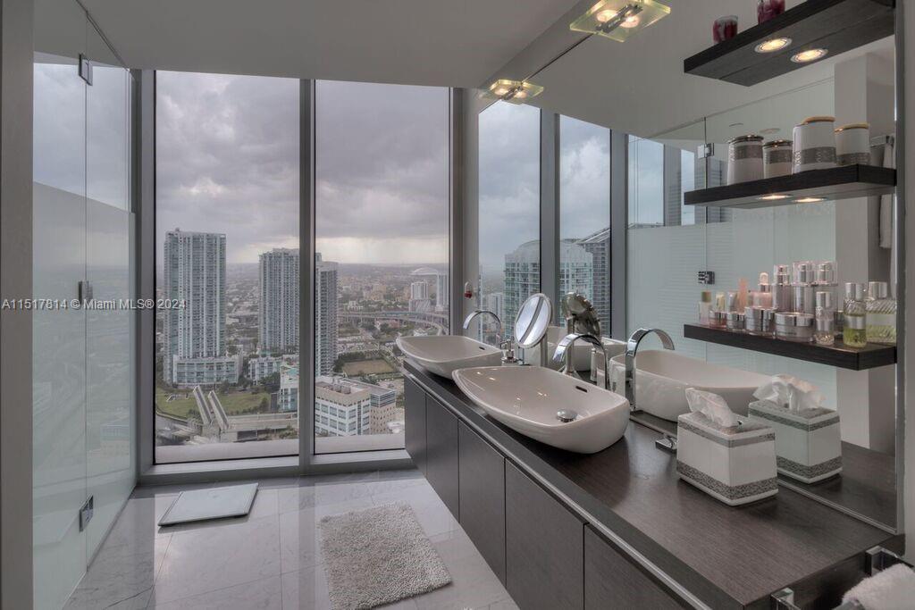 200 Biscayne Blvd Way 4402, Miami, Florida 33131, 2 Bedrooms Bedrooms, ,2 BathroomsBathrooms,Residential,For Sale,200 Biscayne Blvd Way 4402,A11517814
