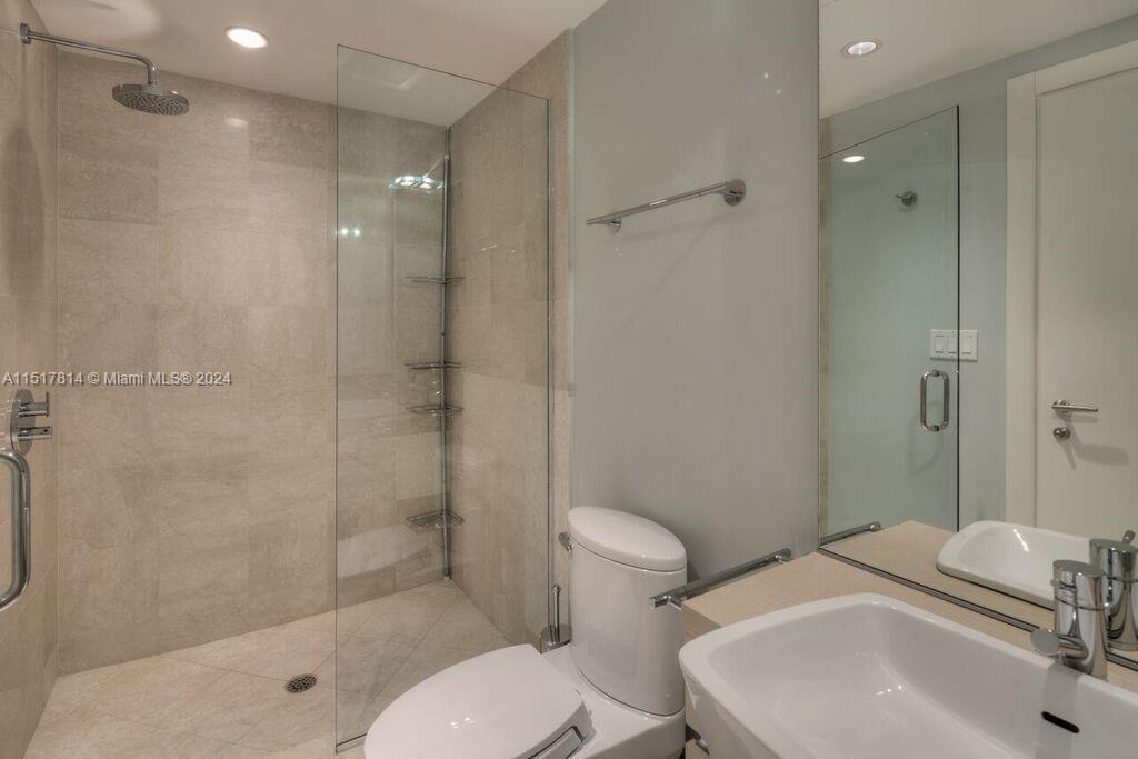 200 Biscayne Blvd Way 4402, Miami, Florida 33131, 2 Bedrooms Bedrooms, ,2 BathroomsBathrooms,Residential,For Sale,200 Biscayne Blvd Way 4402,A11517814