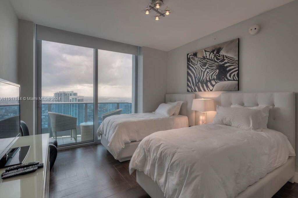 200 Biscayne Blvd Way 4402, Miami, Florida 33131, 2 Bedrooms Bedrooms, ,2 BathroomsBathrooms,Residential,For Sale,200 Biscayne Blvd Way 4402,A11517814