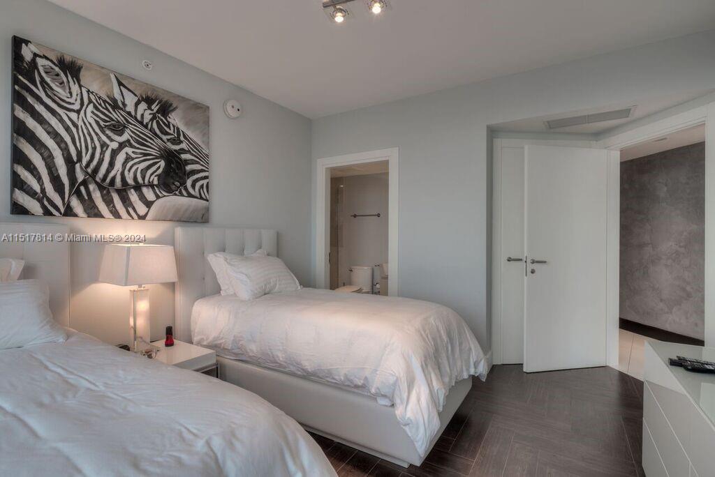 200 Biscayne Blvd Way 4402, Miami, Florida 33131, 2 Bedrooms Bedrooms, ,2 BathroomsBathrooms,Residential,For Sale,200 Biscayne Blvd Way 4402,A11517814