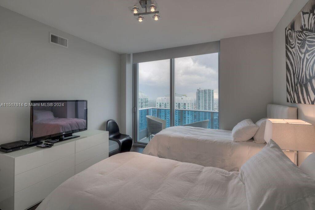 200 Biscayne Blvd Way 4402, Miami, Florida 33131, 2 Bedrooms Bedrooms, ,2 BathroomsBathrooms,Residential,For Sale,200 Biscayne Blvd Way 4402,A11517814