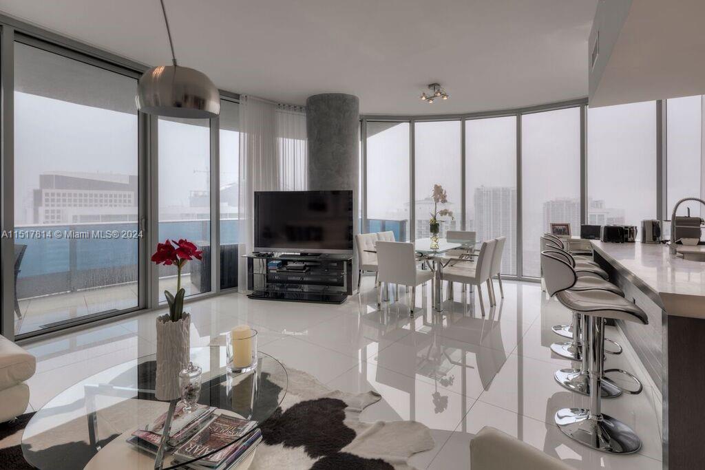 200 Biscayne Blvd Way 4402, Miami, Florida 33131, 2 Bedrooms Bedrooms, ,2 BathroomsBathrooms,Residential,For Sale,200 Biscayne Blvd Way 4402,A11517814