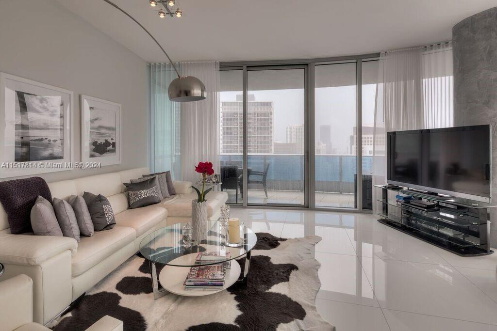 200 Biscayne Blvd Way 4402, Miami, Florida 33131, 2 Bedrooms Bedrooms, ,2 BathroomsBathrooms,Residential,For Sale,200 Biscayne Blvd Way 4402,A11517814
