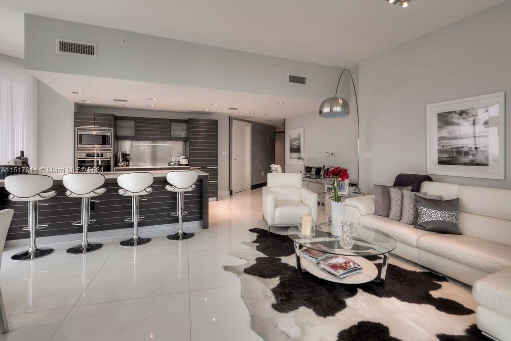 200 Biscayne Blvd Way 4402, Miami, Florida 33131, 2 Bedrooms Bedrooms, ,2 BathroomsBathrooms,Residential,For Sale,200 Biscayne Blvd Way 4402,A11517814