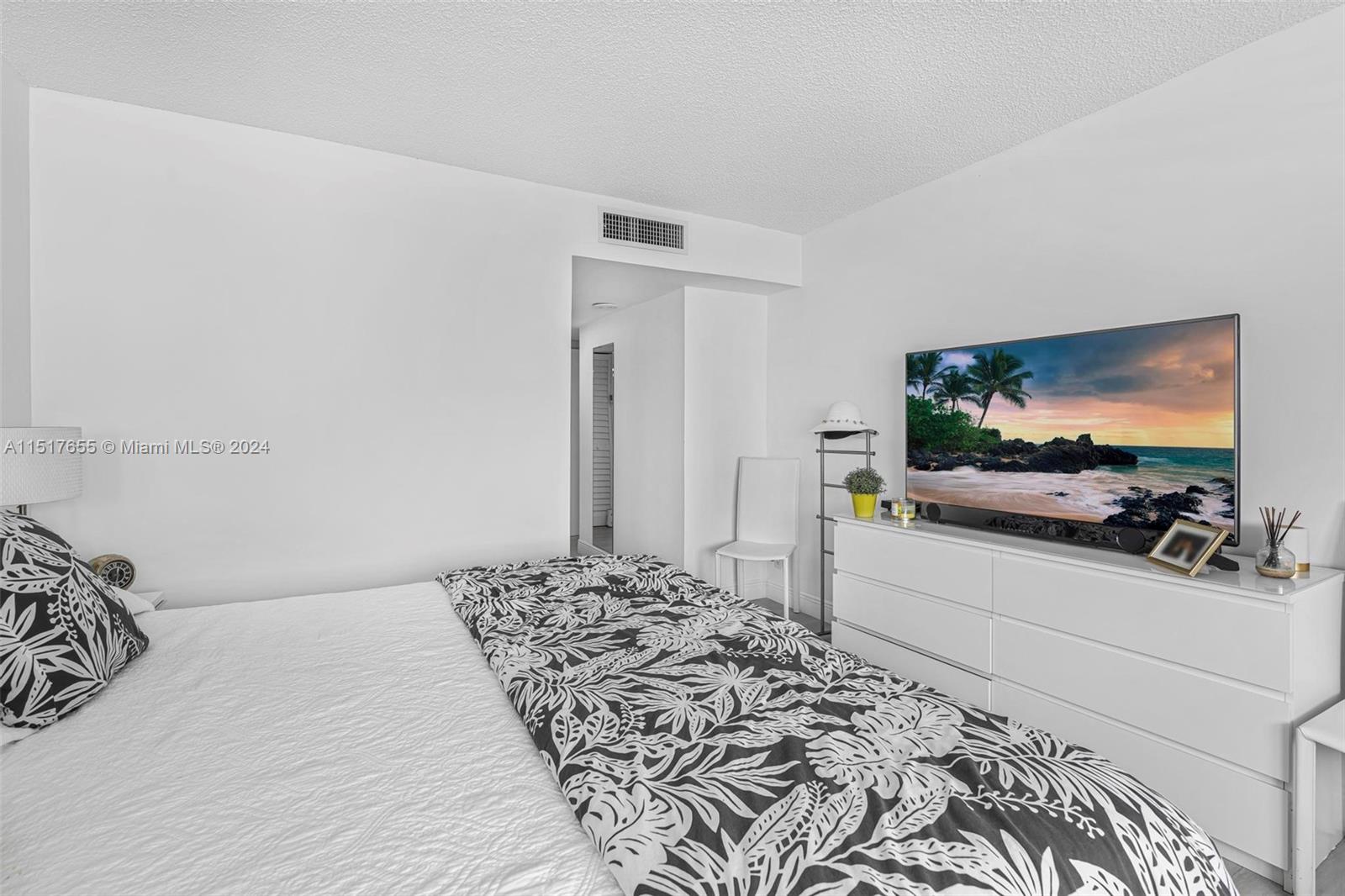 3180 S Ocean Dr 604, Hallandale Beach, Florida 33009, 2 Bedrooms Bedrooms, ,2 BathroomsBathrooms,Residential,For Sale,3180 S Ocean Dr 604,A11517655