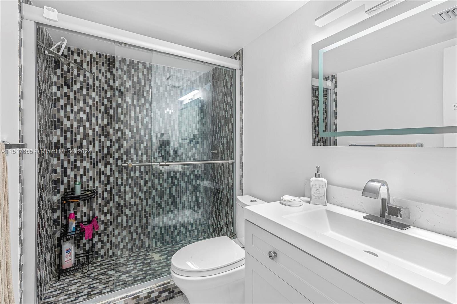 3180 S Ocean Dr 604, Hallandale Beach, Florida 33009, 2 Bedrooms Bedrooms, ,2 BathroomsBathrooms,Residential,For Sale,3180 S Ocean Dr 604,A11517655