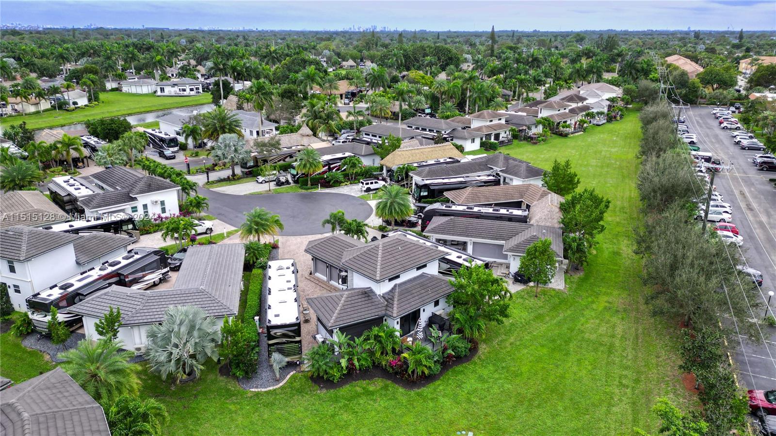 285 N Cortez Dr, Margate, Florida 33068, 1 Bedroom Bedrooms, ,1 BathroomBathrooms,Residential,For Sale,285 N Cortez Dr,A11515128