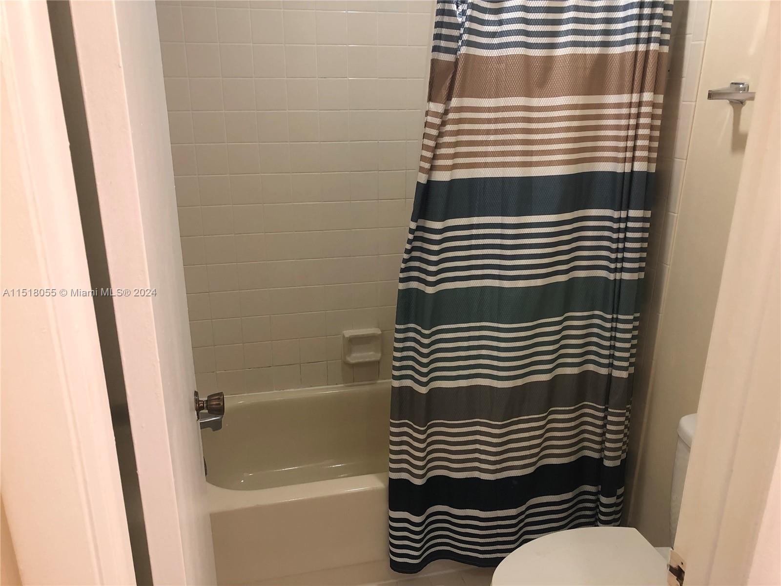 Tamarac, Florida 33321, 2 Bedrooms Bedrooms, ,2 BathroomsBathrooms,Residential,For Sale,A11518055