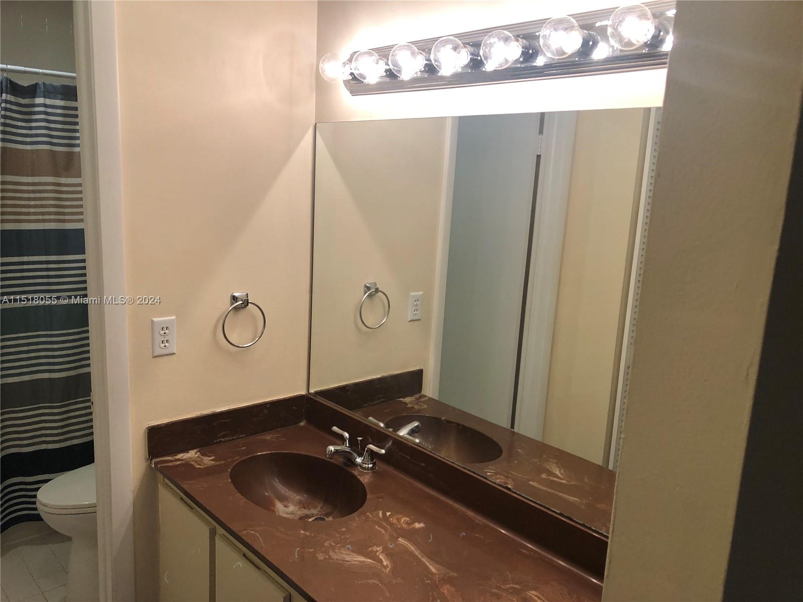 Tamarac, Florida 33321, 2 Bedrooms Bedrooms, ,2 BathroomsBathrooms,Residential,For Sale,A11518055