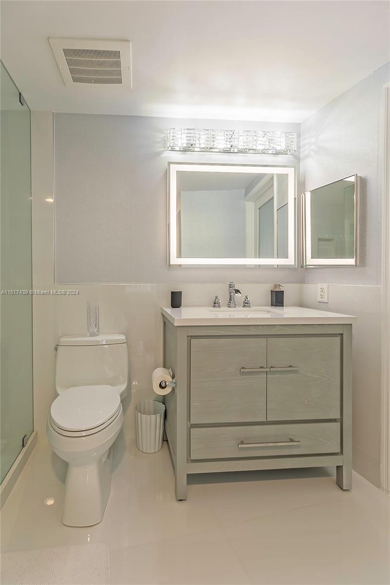 1750 N Bayshore Dr 3211, Miami, Florida 33132, 1 Bedroom Bedrooms, ,1 BathroomBathrooms,Residential,For Sale,1750 N Bayshore Dr 3211,A11517439