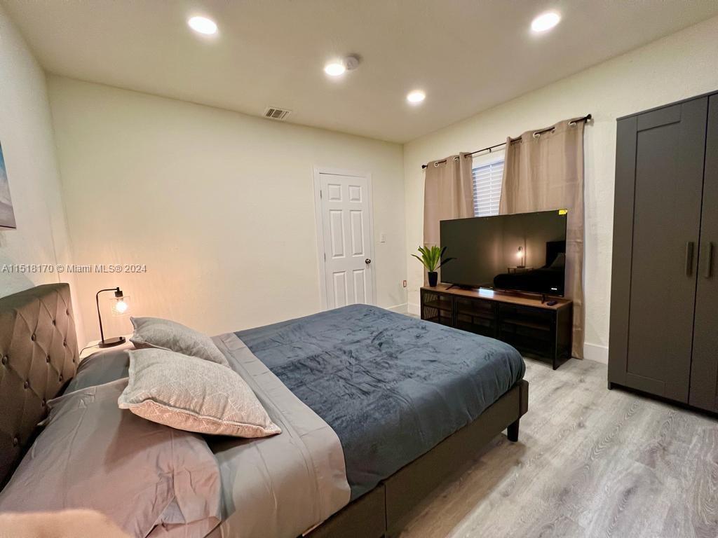 6932 N Miami Ave 2, Miami, Florida 33150, 3 Bedrooms Bedrooms, ,1 BathroomBathrooms,Residentiallease,For Rent,6932 N Miami Ave 2,A11518170