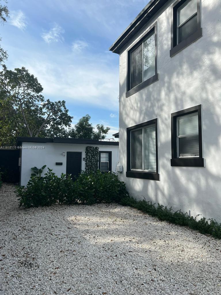 6932 N Miami Ave 2, Miami, Florida 33150, 3 Bedrooms Bedrooms, ,1 BathroomBathrooms,Residentiallease,For Rent,6932 N Miami Ave 2,A11518170