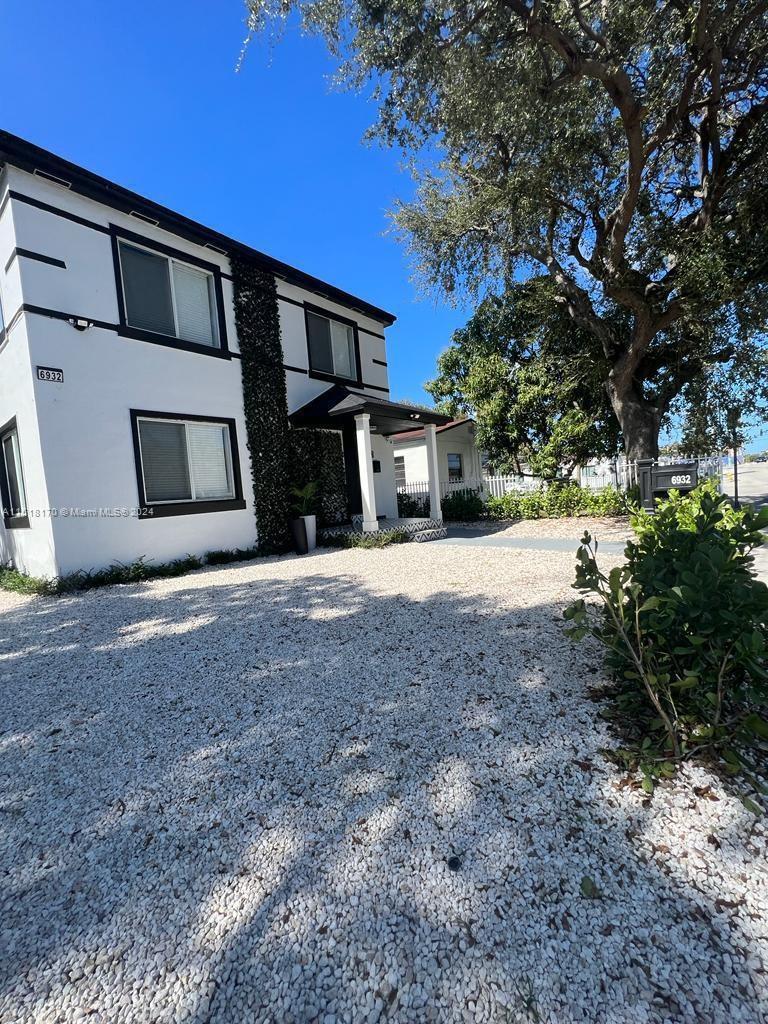 6932 N Miami Ave 2, Miami, Florida 33150, 3 Bedrooms Bedrooms, ,1 BathroomBathrooms,Residentiallease,For Rent,6932 N Miami Ave 2,A11518170