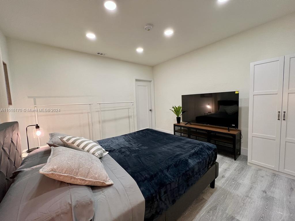 6932 N Miami Ave 2, Miami, Florida 33150, 3 Bedrooms Bedrooms, ,1 BathroomBathrooms,Residentiallease,For Rent,6932 N Miami Ave 2,A11518170