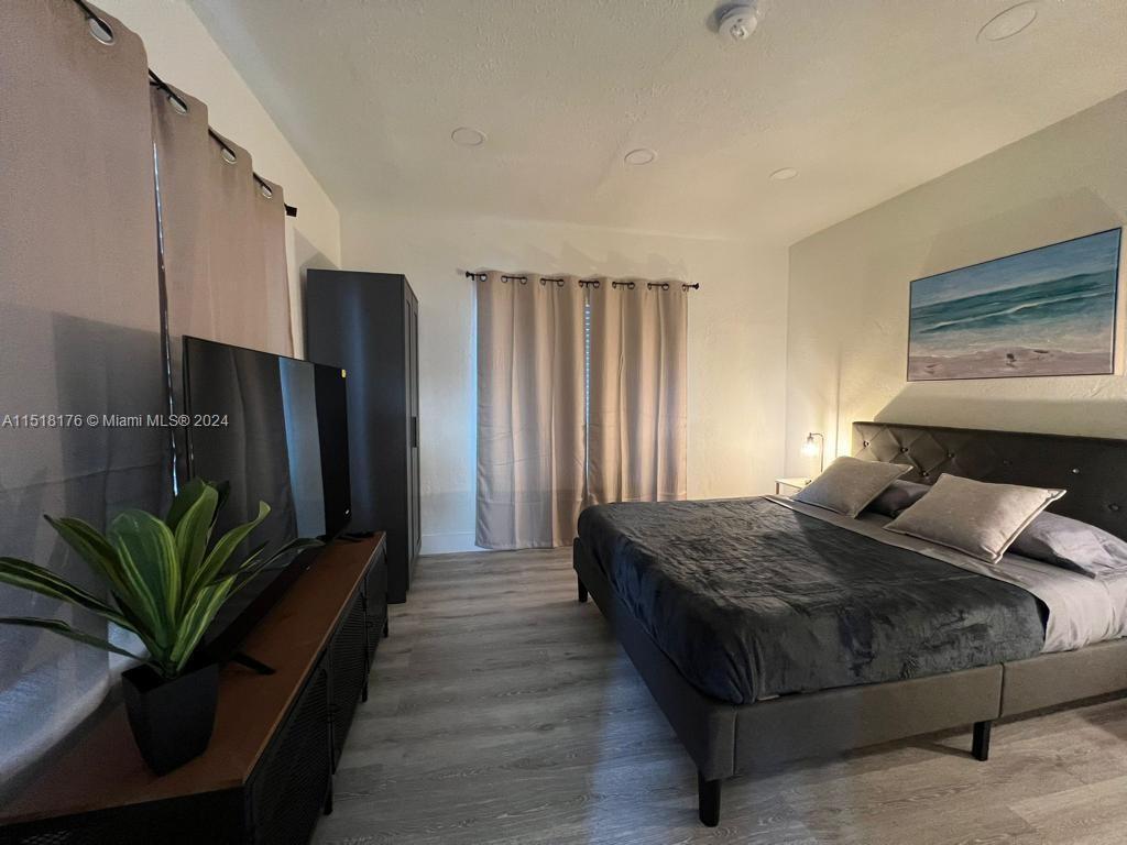 6932 N Miami Ave 1, Miami, Florida 33150, 2 Bedrooms Bedrooms, ,1 BathroomBathrooms,Residentiallease,For Rent,6932 N Miami Ave 1,A11518176