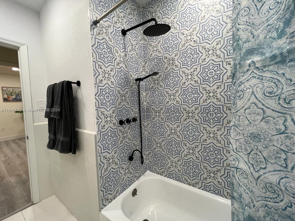 6932 N Miami Ave 1, Miami, Florida 33150, 2 Bedrooms Bedrooms, ,1 BathroomBathrooms,Residentiallease,For Rent,6932 N Miami Ave 1,A11518176