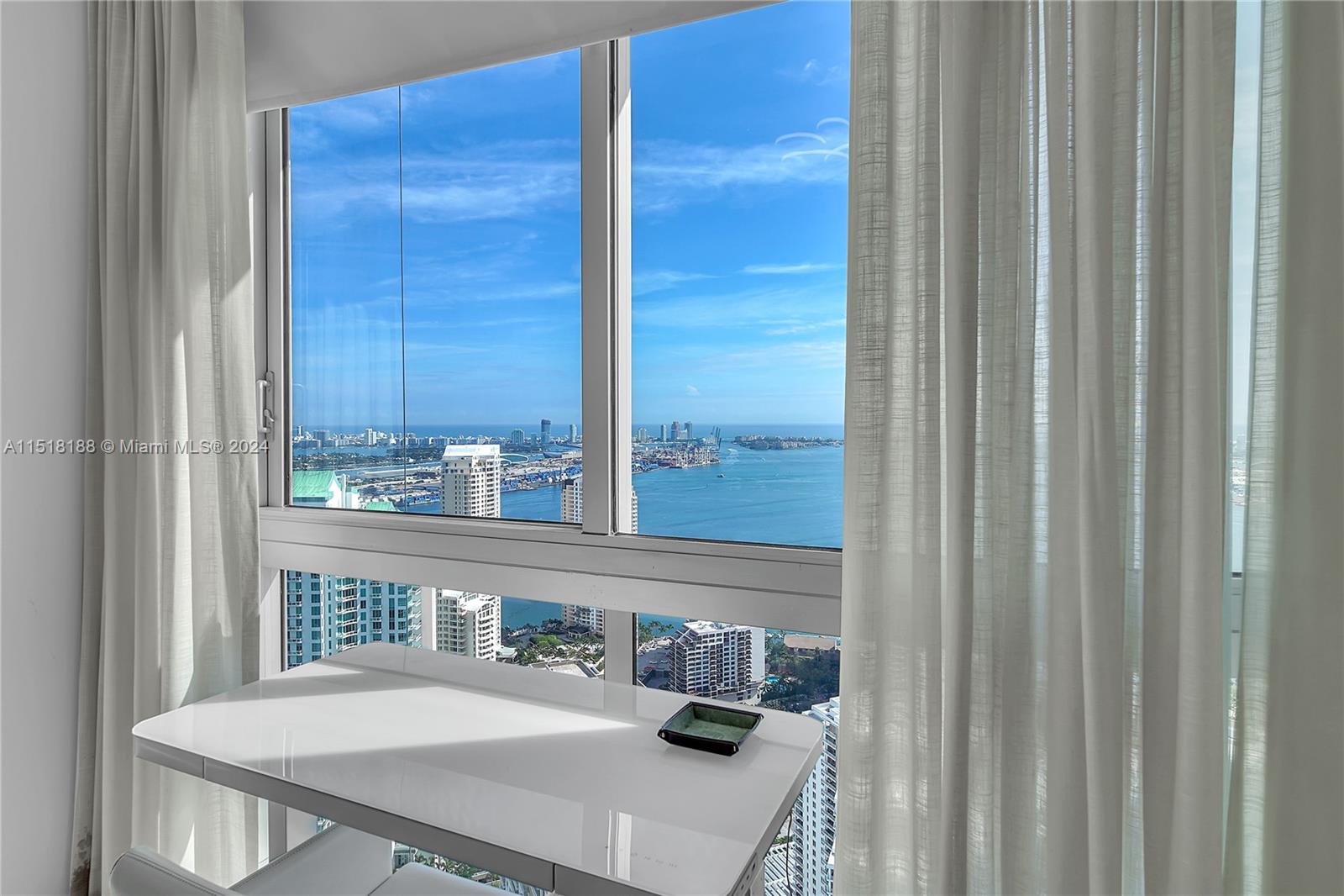 495 Brickell Ave 5302, Miami, Florida 33131, 2 Bedrooms Bedrooms, ,2 BathroomsBathrooms,Residentiallease,For Rent,495 Brickell Ave 5302,A11518188