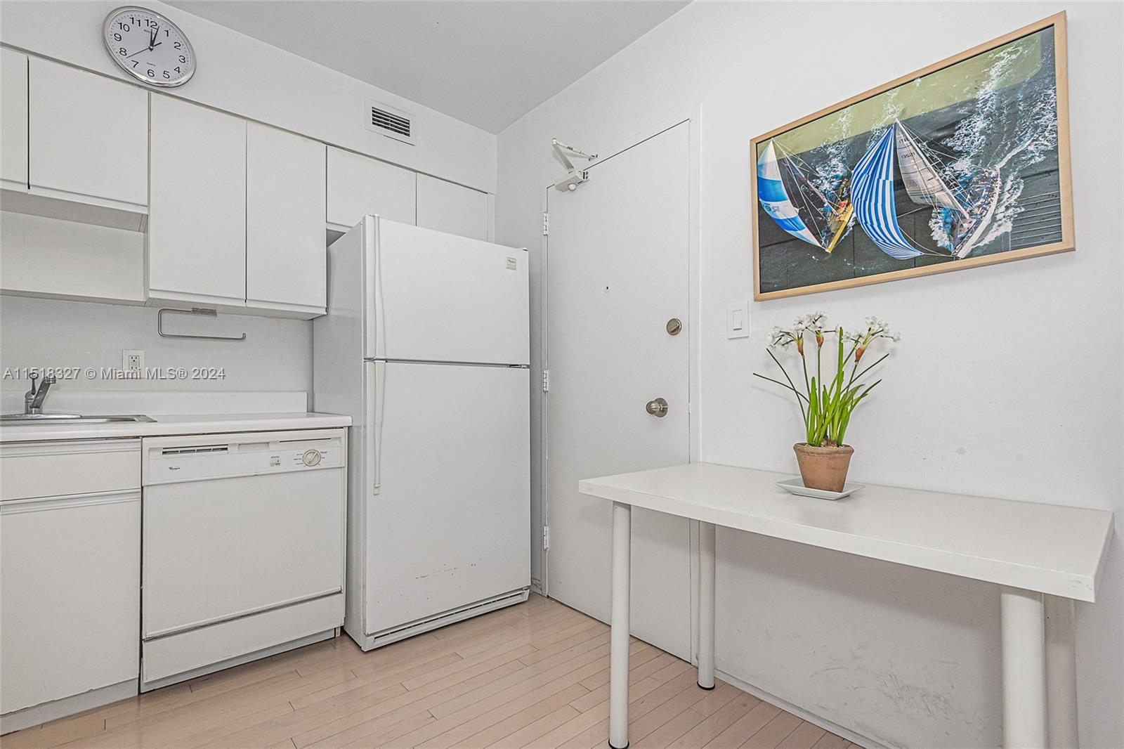 5161 Collins Ave 1207, Miami Beach, Florida 33140, 2 Bedrooms Bedrooms, ,2 BathroomsBathrooms,Residential,For Sale,5161 Collins Ave 1207,A11518327