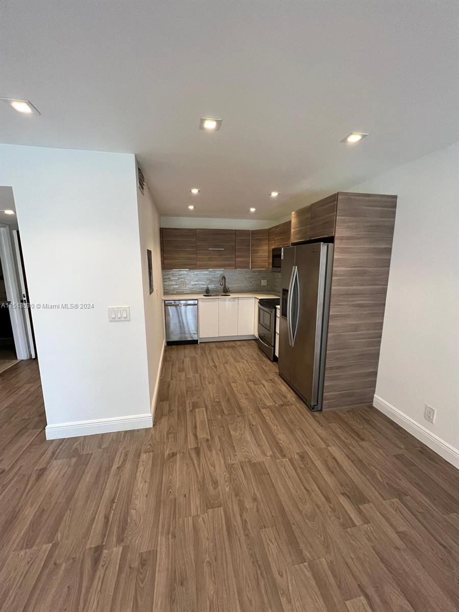 6200 S Falls Cir Dr 305, Lauderhill, Florida 33319, 1 Bedroom Bedrooms, ,2 BathroomsBathrooms,Residential,For Sale,6200 S Falls Cir Dr 305,A11518530