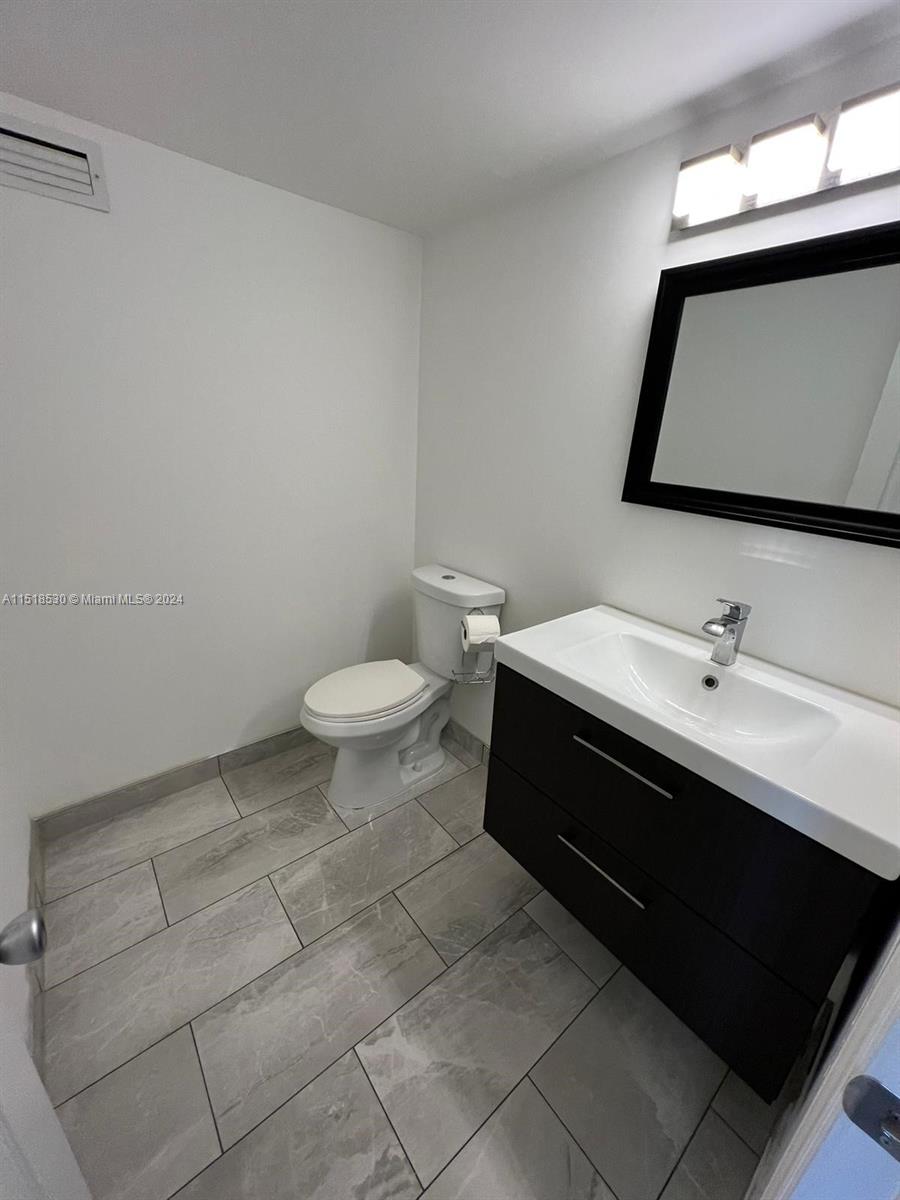 6200 S Falls Cir Dr 305, Lauderhill, Florida 33319, 1 Bedroom Bedrooms, ,2 BathroomsBathrooms,Residential,For Sale,6200 S Falls Cir Dr 305,A11518530