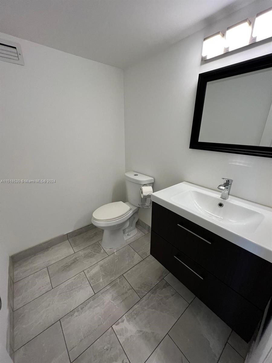 6200 S Falls Cir Dr 305, Lauderhill, Florida 33319, 1 Bedroom Bedrooms, ,2 BathroomsBathrooms,Residential,For Sale,6200 S Falls Cir Dr 305,A11518530