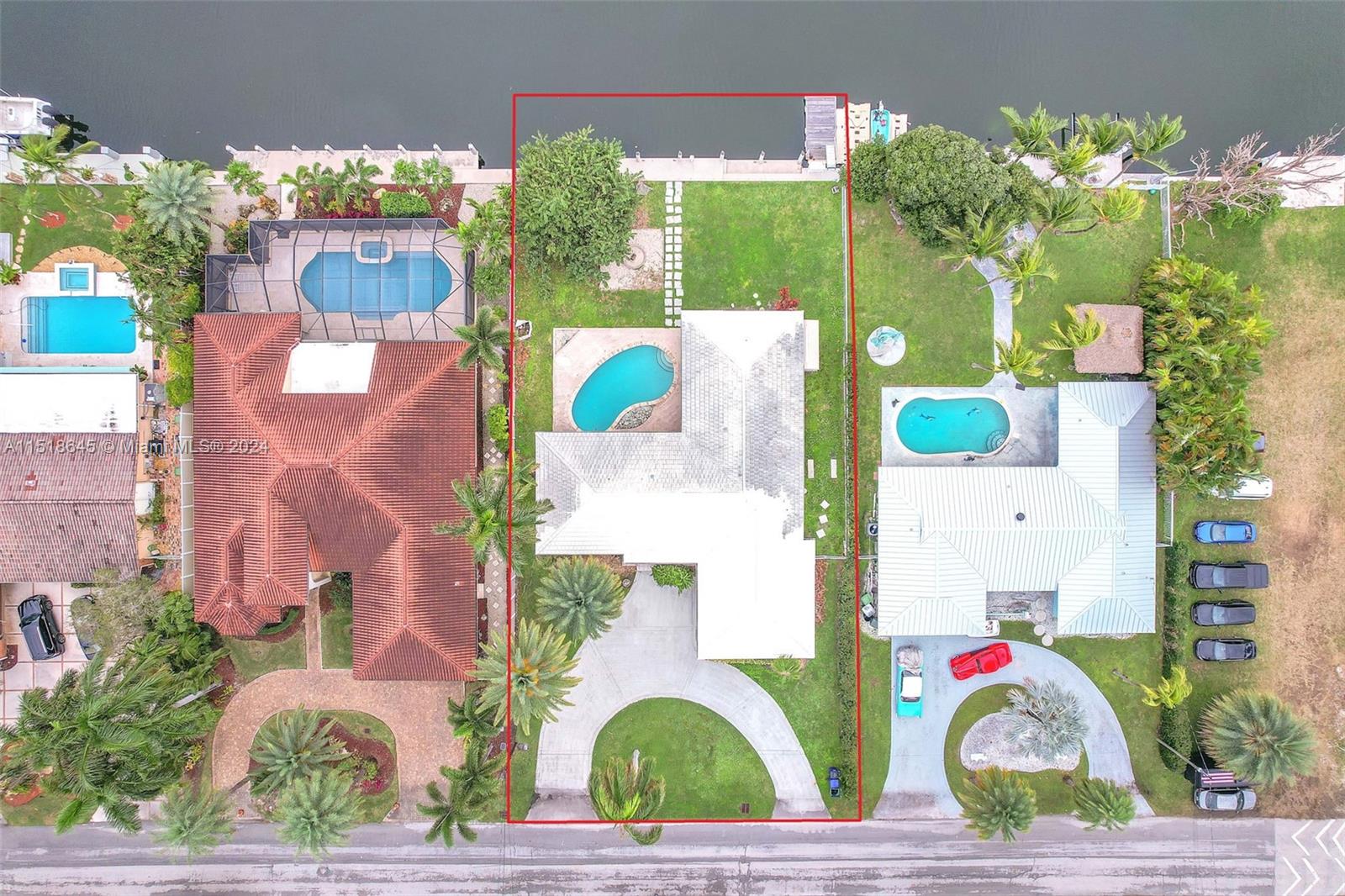467 Sunset Dr, Hallandale Beach, Florida 33009, 4 Bedrooms Bedrooms, ,2 BathroomsBathrooms,Residential,For Sale,467 Sunset Dr,A11518645