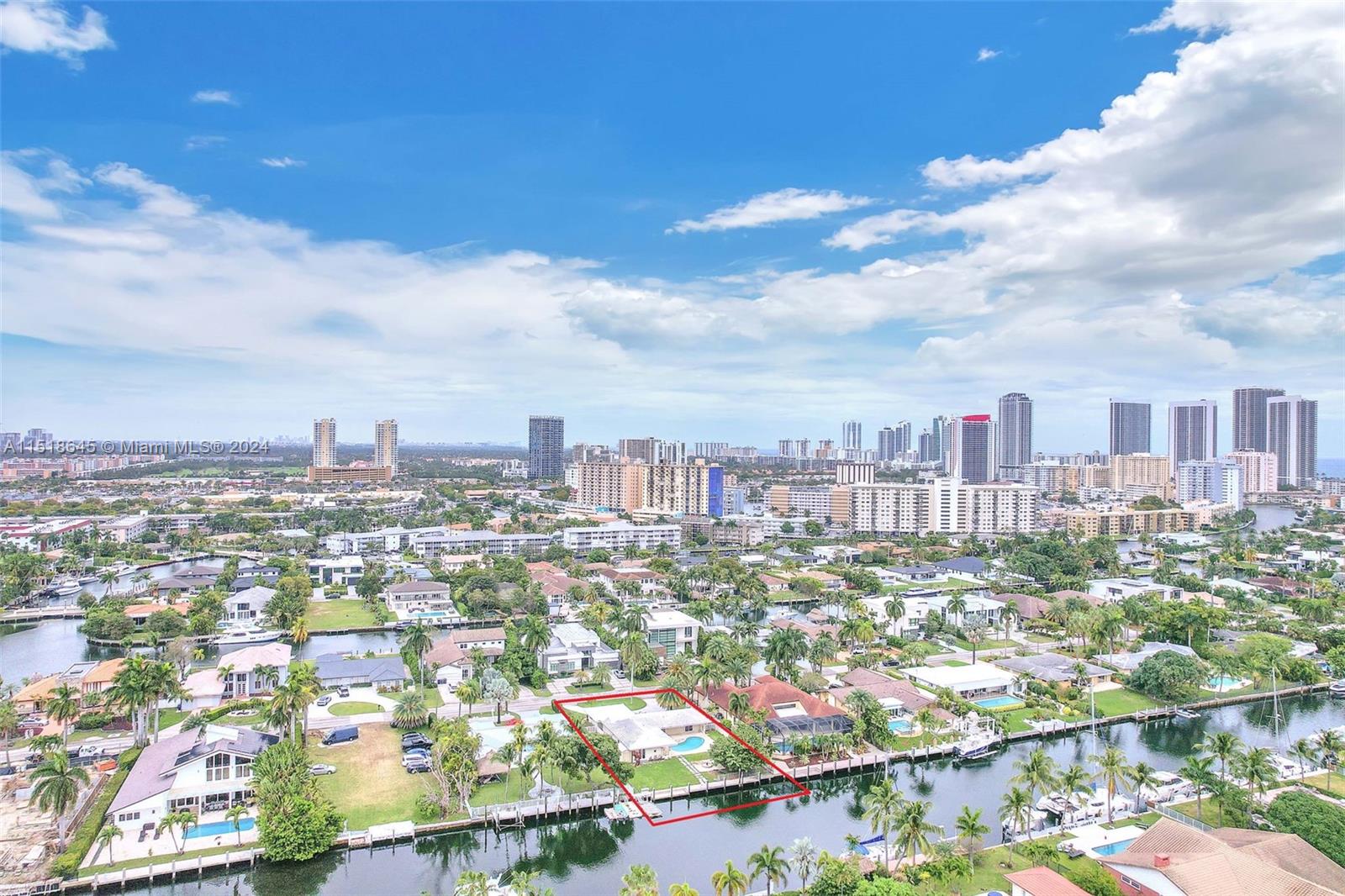 467 Sunset Dr, Hallandale Beach, Florida 33009, 4 Bedrooms Bedrooms, ,2 BathroomsBathrooms,Residential,For Sale,467 Sunset Dr,A11518645