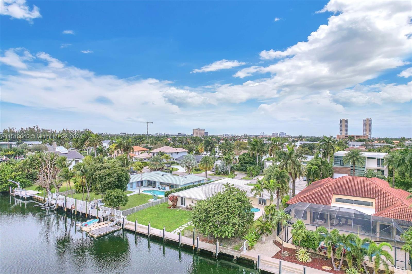 467 Sunset Dr, Hallandale Beach, Florida 33009, 4 Bedrooms Bedrooms, ,2 BathroomsBathrooms,Residential,For Sale,467 Sunset Dr,A11518645