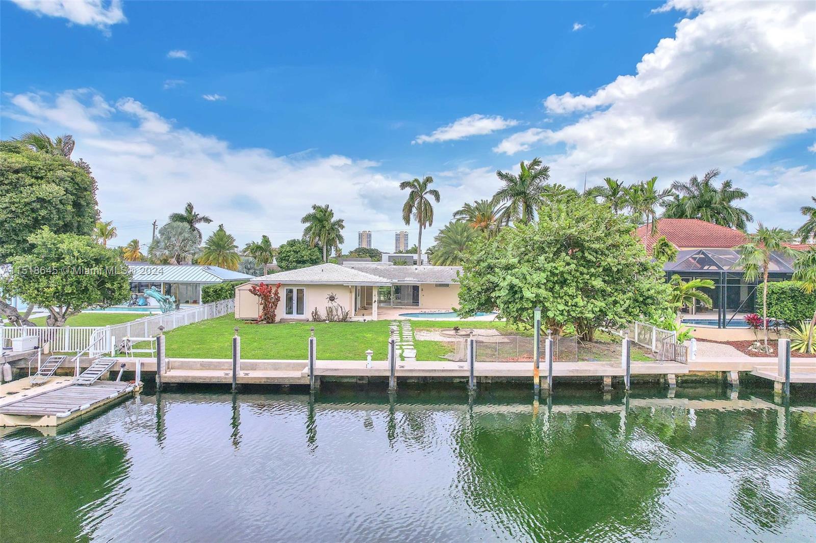 467 Sunset Dr, Hallandale Beach, Florida 33009, 4 Bedrooms Bedrooms, ,2 BathroomsBathrooms,Residential,For Sale,467 Sunset Dr,A11518645