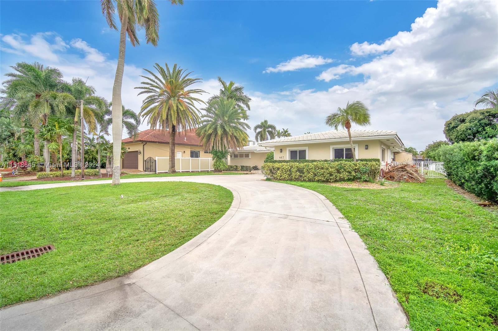 467 Sunset Dr, Hallandale Beach, Florida 33009, 4 Bedrooms Bedrooms, ,2 BathroomsBathrooms,Residential,For Sale,467 Sunset Dr,A11518645