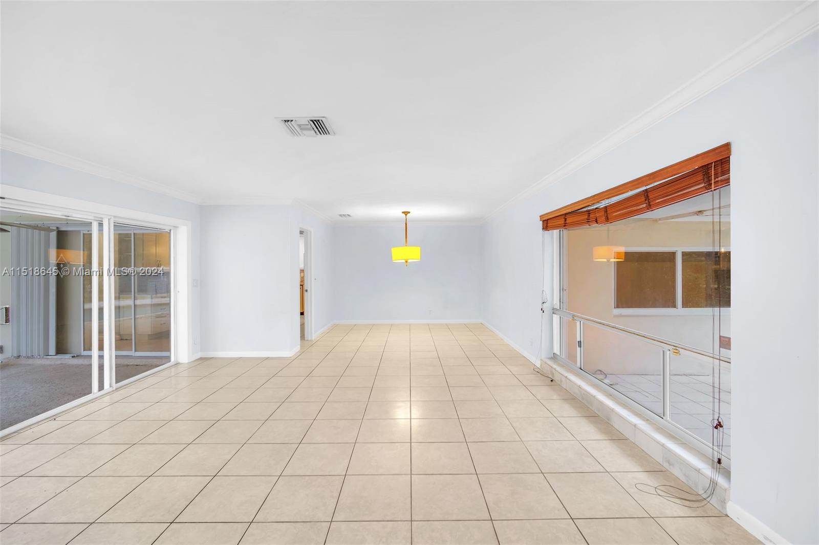 467 Sunset Dr, Hallandale Beach, Florida 33009, 4 Bedrooms Bedrooms, ,2 BathroomsBathrooms,Residential,For Sale,467 Sunset Dr,A11518645